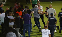 Alanya'da maç sonrası arbede! Ahmet Ağaoğlu sahaya indi