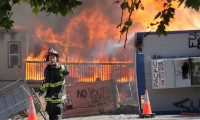 Seattle'da mahkeme binası ateşe verildi, onlarca gözaltı