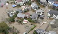 Japonya'da yağmur 15 can aldı