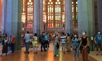 İspanya'da Sagrada Familia sağlık çalışanları için açıldı
