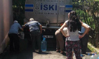 İstanbul'da bidonla su kuyruğu