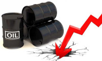 Rusya'nın petrol gelirleri düştü