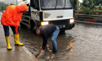 Zonguldak'ta kuvvetli yağış yolları göle çevirdi