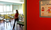 İtalya'da okullar korona virüs gölgesinde açılıyor