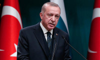 Erdoğan: Unvanlar değişebilir ama millete hizmet yarışı bitmez