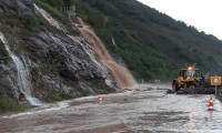 Doğu Karadeniz’de şiddetli yağış etkili oluyor