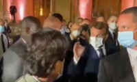 Macron'dan Le Figaro muhabirine haber azarı