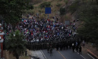 ABD'ye gitmeye çalışan göçmenlere Guatemala ordusu müdahale etti