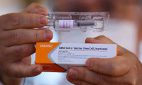 Çin'de Sinovac ve Sinopharm aşıları uygulanmaya başlandı