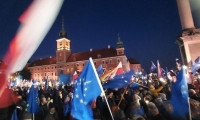 Polonya'da binlerce göstericiden AB yanlısı protesto