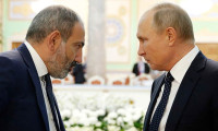 Putin ve Paşinyan, Karabağ gündemiyle bir araya geldi