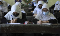'100 kız çocuğu Taliban’dan gizli online eğitim alıyor'