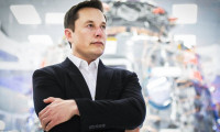 Musk, Tesla hissesi satmaya devam ediyor