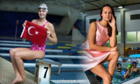 Milli yüzücü Viktoria Zeynep Güneş'ten tarihi başarı