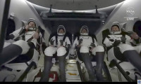  4 astronot 200 gün sonra Dünya'ya döndü!