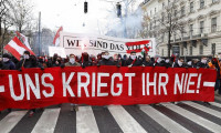 Avusturya'da Kovid-19 önlemleri ve zorunlu aşı protestosu