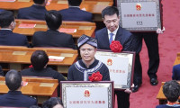 Dünyayı yoksullaştıran Çin’de ilginç tören