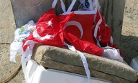 Türk bayrakları çöpte bulundu, 2 kişinin ifadesi alındı