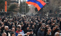 Ermenistan’da kriz büyüyor