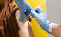 İtalya AstraZeneca aşısını uygulamaya devam edecek