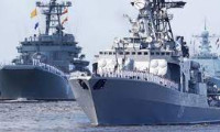 Rus savaş gemileri üslerinde döndü