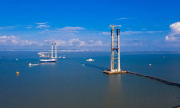 Çin dünyanın en uzun deniz köprüsünü inşa ediyor