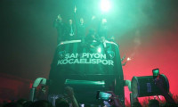 Kocaelisporlu futbolcu şampiyonluk turunda otobüsten düştü