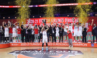 Anadolu Efes, EuroLeague'de kupanın sahibi!