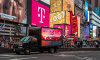 15 Temmuz New York sokaklarında LED ekranlı araçlarla anlatıldı
