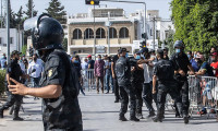 Tunus'ta darbe karşıtları ile destekçileri arasında arbede yaşandı