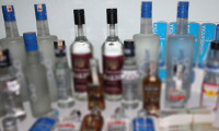 Antalya'da bir otelde 1800 litre sahte alkol ele geçirildi