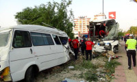 Mersin'de yolcu otobüsü devrildi! 37 yaralı