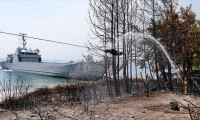 Ören Sahili'ndeki yangını çıkarma gemisi personeli söndürdü