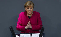 Merkel: Taliban'la görüşmemiz gerekiyor
