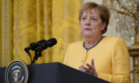 Merkel’den 'aşı olun' çağrısı
