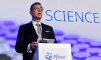 Pfizer CEO'su Bourla: Hayat yakında normale dönecek