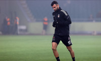 Beşiktaş'ta Ghezzal, Antalya kampından ayrıldı