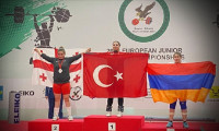 Milli halterci Sara Yenigün Avrupa şampiyonu!
