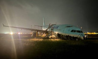 Korean Air yolcu uçağı pistten çıktı!