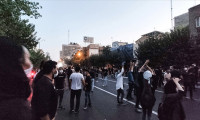 Tahran'da protestolar gece geç saatlere kadar sürdü