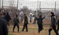 Yunanistan, sınıra polis yerleştiriyor
