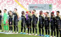 Süper Lig'de sahada maaş protestosu