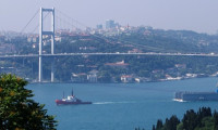 İstanbul Boğazı çift yönlü geçişlere kapatıldı