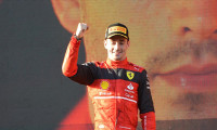 Avustralya'daki yarışın galibi Leclerc oldu