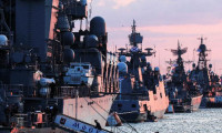 Rusya, Karadeniz'deki gemilerini güneye çekti