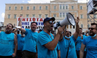 Yunanistan'da on binler hayat pahalılığı nedeniyle genel greve gitti