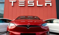 Elon Musk 'küçülme' talimatı verdi, Tesla hisseleri düştü