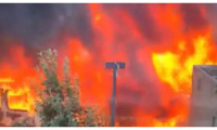 Sancaktepe'de otoparktaki yangında 16 araç hasar gördü