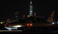 Nancy Pelosi'nin uçağı Tayvan'a indi