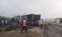 Nijerya'da yolcu otobüsü ile kamyon çarpıştı: 16 ölü